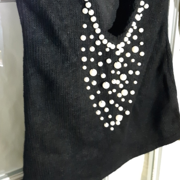 Open back sweater w beads - Picture 2 of 6